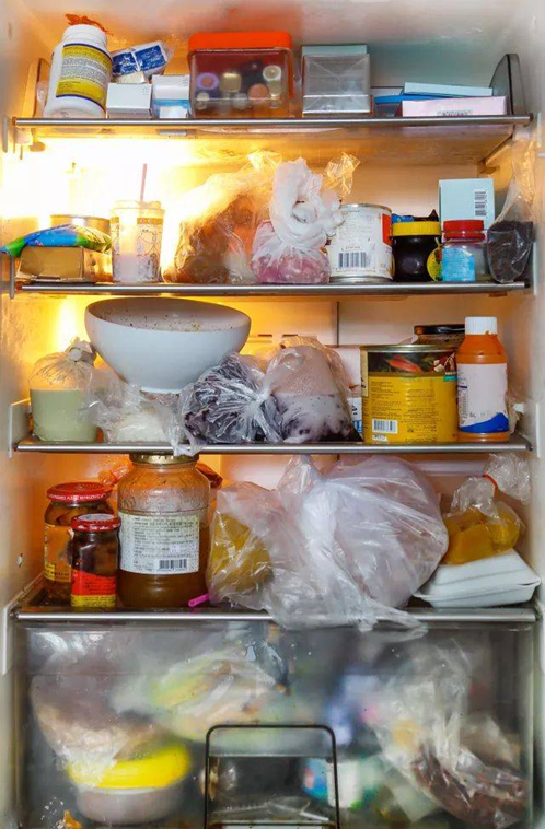 远离冰箱囤货烦恼，美的净味收纳师让你一键解决冰箱异味