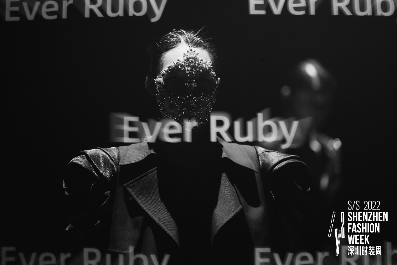 EverRuby:永不褪色的女性魅力 亮相深圳时装周