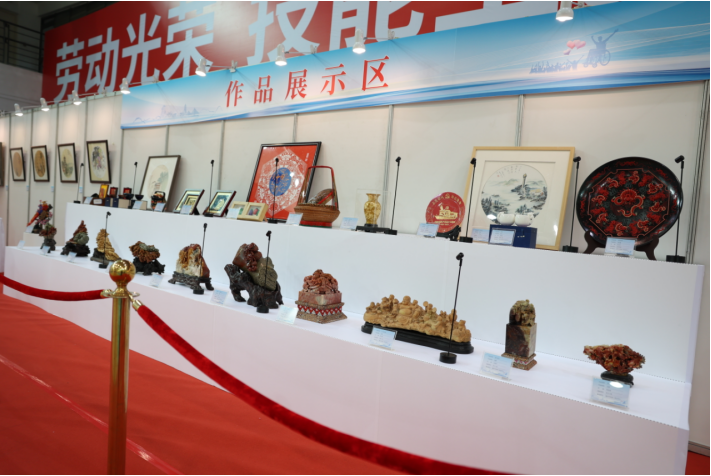 技能点亮梦想，匠心创造辉煌