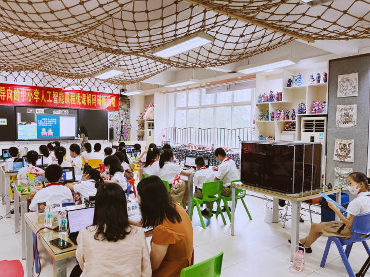 聚焦“新课标” Snapmaker 赋能广州中小学人工智能公开课