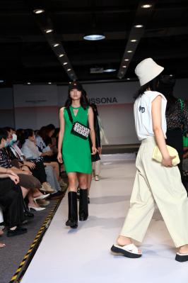 “行走于都市丛林演绎摩登万象” 迪桑娜2022年春夏系列首秀