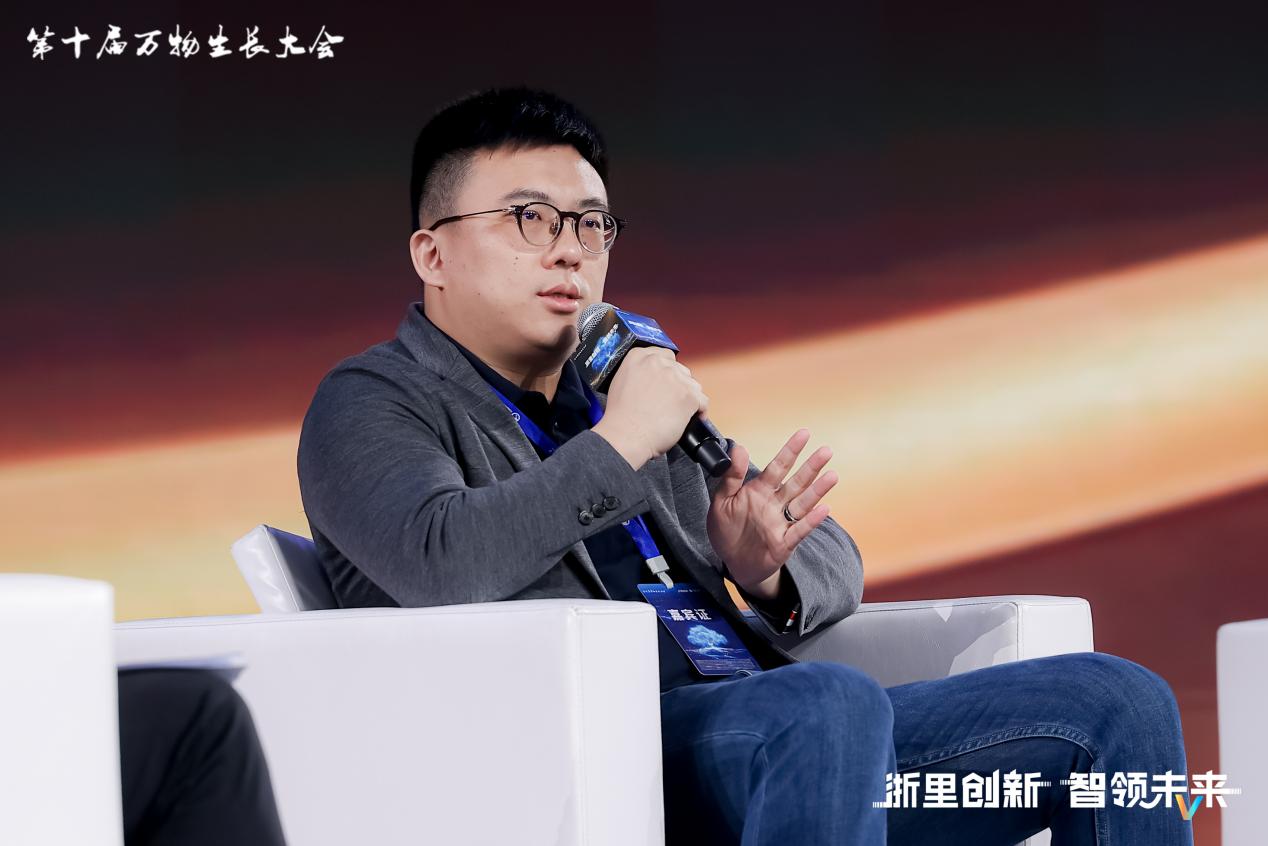 端侧AI“通用大脑”崛起