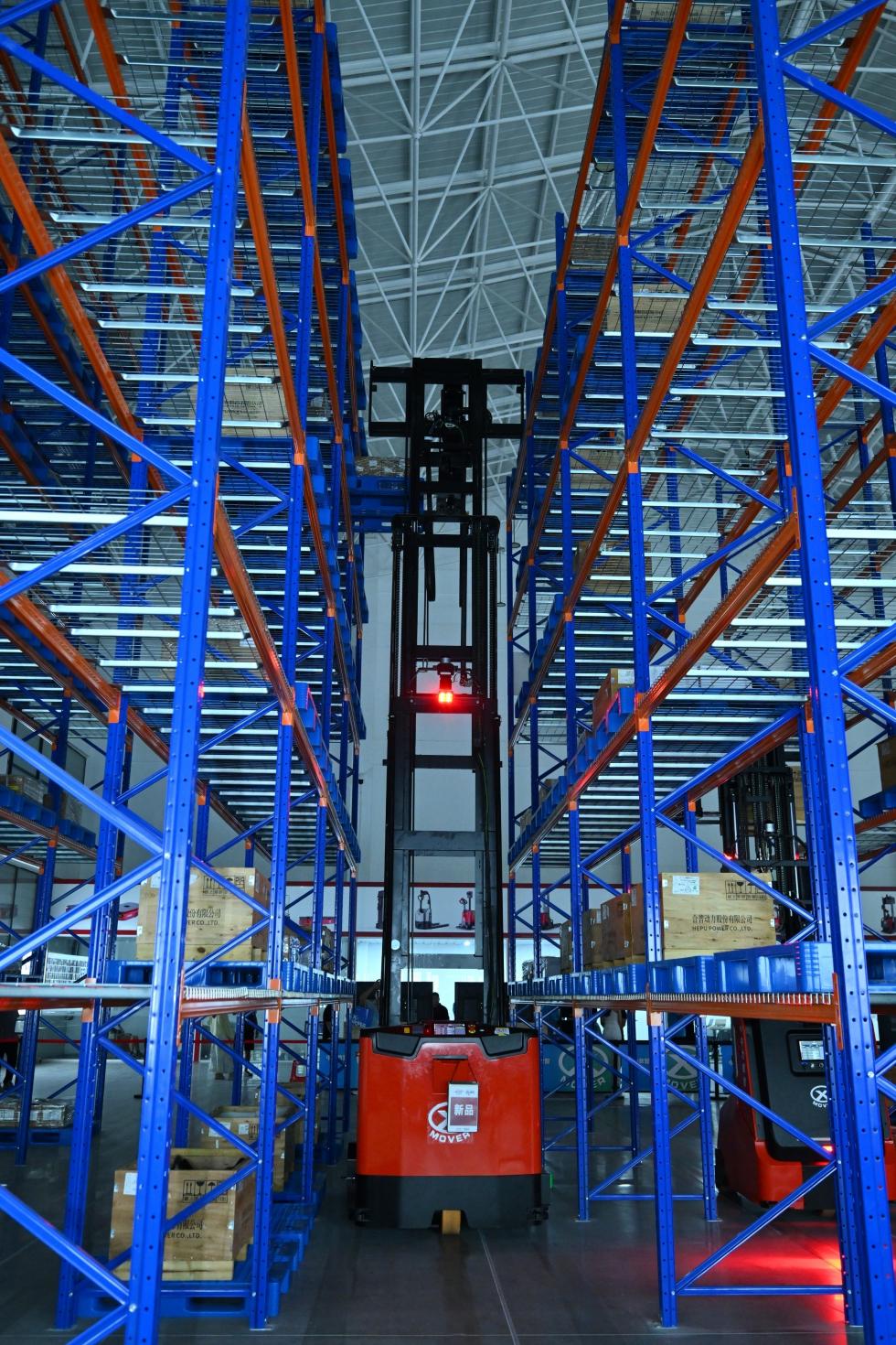 如何破解传统仓库困局？这个智能化仓储解决方案打造未来新范式(图1)