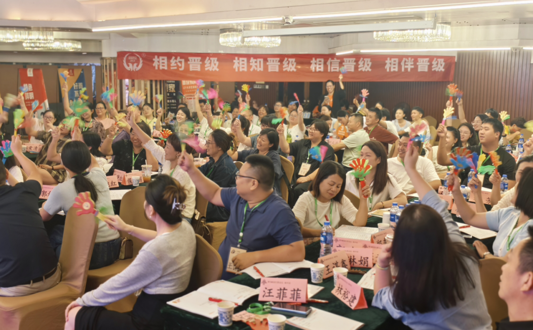 别让托管死在2025！老板不躺的破局活法，亲测有效
