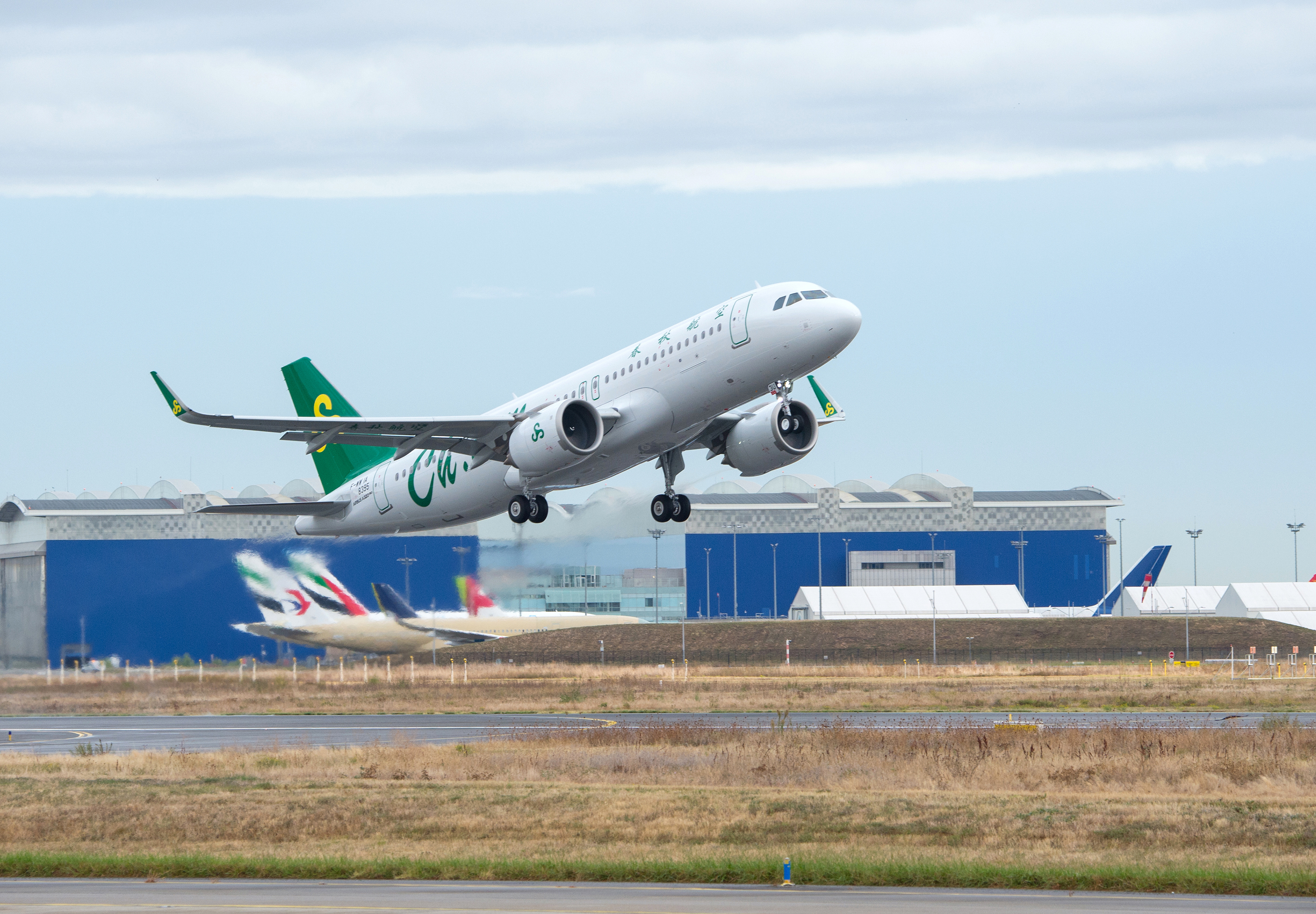 春秋航空携手空铁联运 为暑期学子铺就便捷返乡路