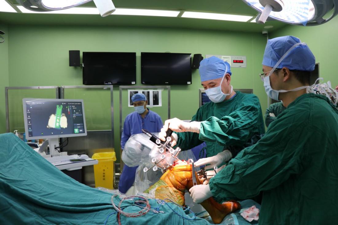 �ҹ��׿���ȫ���е�HX���л�е�۹ǿ�����������ʵʩ��̨�ٴ�����