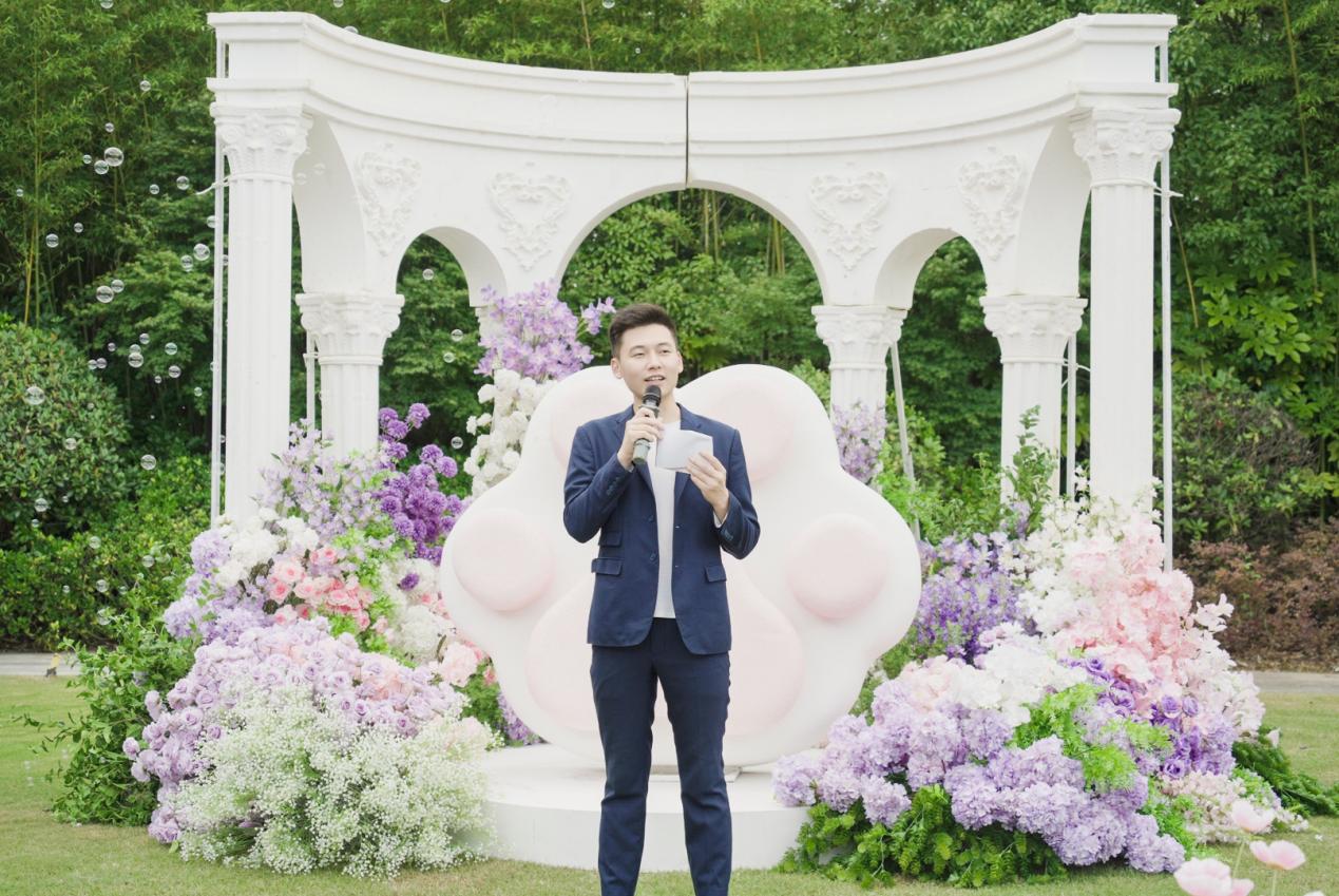 当爪印遇见誓言：香佩特x崇明金茂凯悦打造五星级宠物香氛婚礼