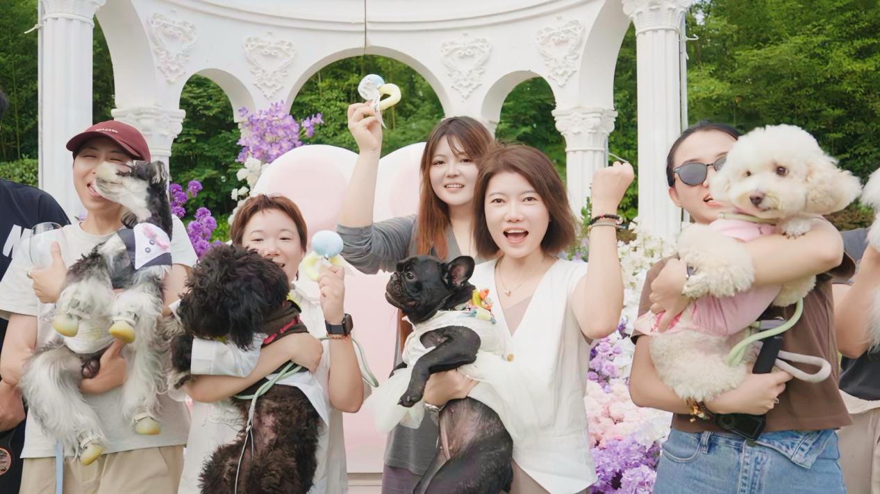 当爪印遇见誓言：香佩特x崇明金茂凯悦打造五星级宠物香氛婚礼